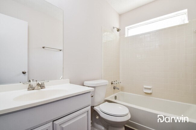 Building Photo - 3900 Dalhouise Ln