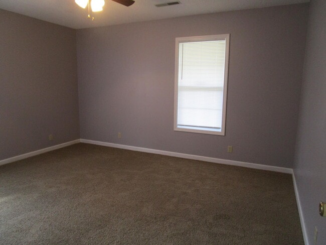 Building Photo - 1030 Nottingham Dr