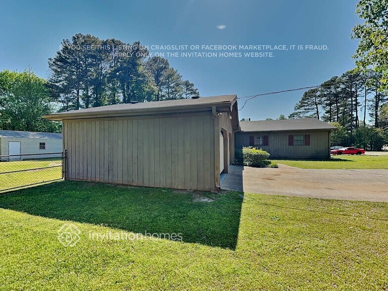 Building Photo - 1694 Webb Gin House Rd