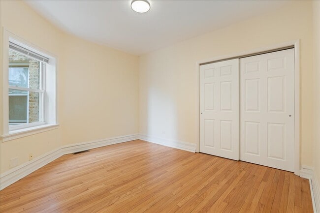 Building Photo - 2525 W Ardmore Ave