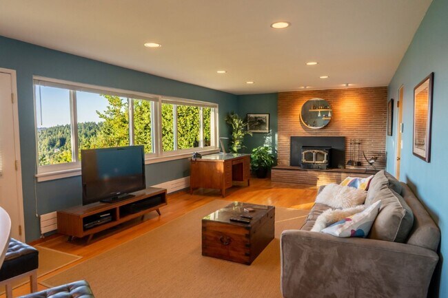 Building Photo - 3bd/1.5ba Burien House