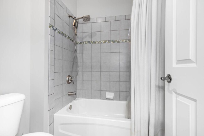 Building Photo - Stunning Sammamish Home, this home is a lifestyle!!