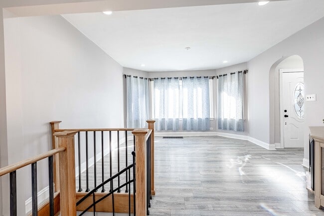 Building Photo - 3838 W 64th St