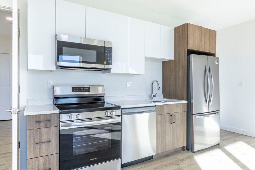 Building Photo - 319 Broadway