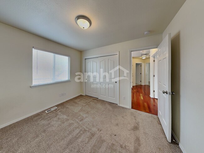 Building Photo - 11060 W Halstead Ct