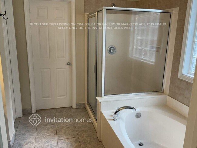 Building Photo - 26 Fenway Ct