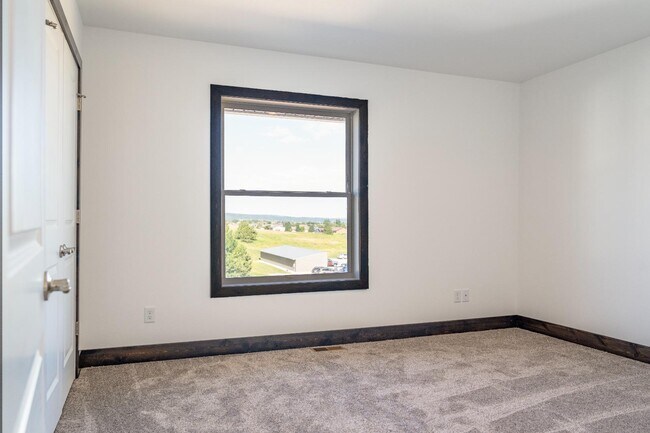 Building Photo - 2987 Aspen Dr