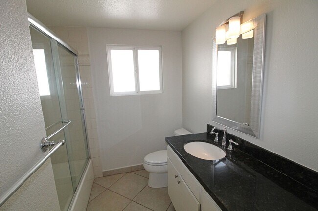Building Photo - Oceanfront Silverstrand | 4 Bedroom + 3 Ba...