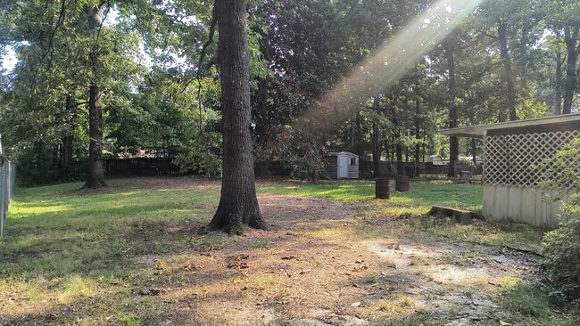 Building Photo - 7211 Rustic Cir