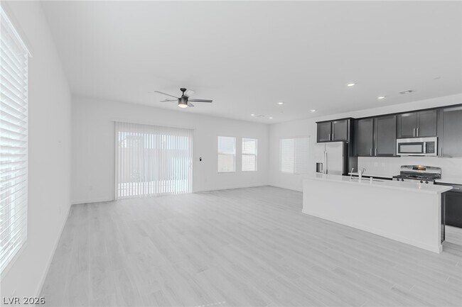 Building Photo - 9927 Kimura Hls Ave
