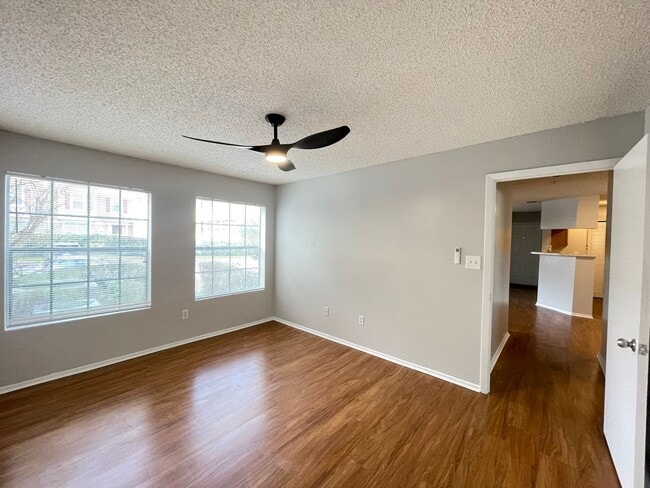 Building Photo - 2 Bed / 1 Bath Condo in Gated Comm. In Altamonte Springs. Available Now!