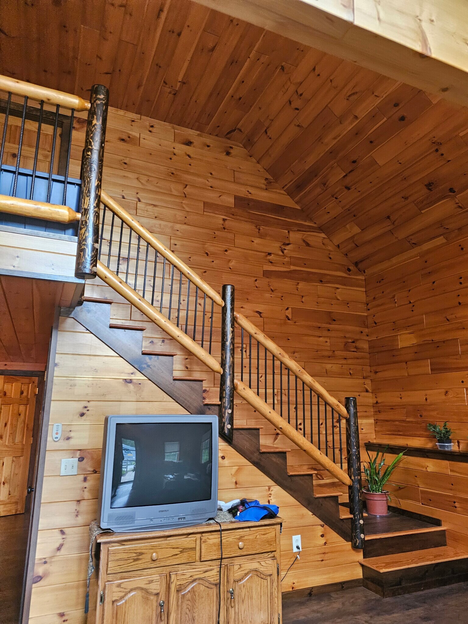 Building Photo - 2058 E Clarendon Rd