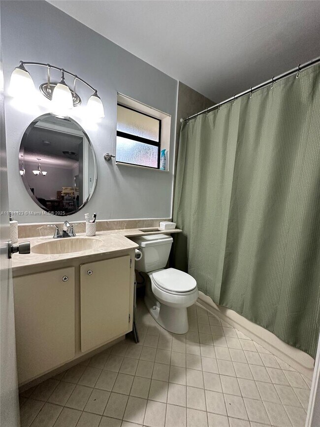 Building Photo - 2527 NW 49th Terrace