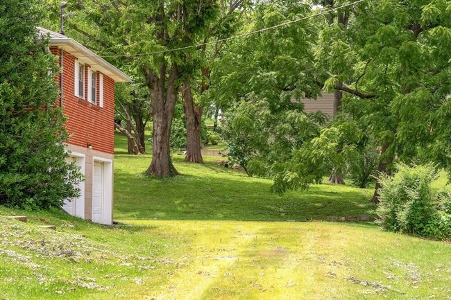 Building Photo - 411 Westchester Dr