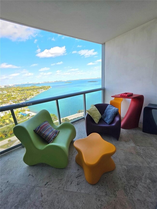 Building Photo - 601 NE 36th St