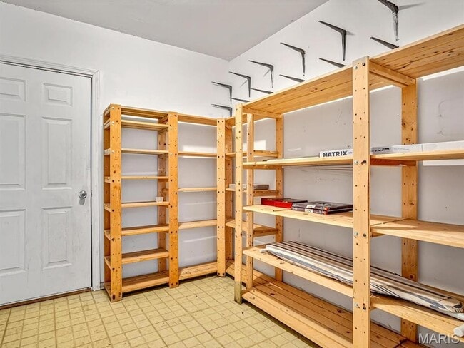 Building Photo - 217 Jubaka Dr