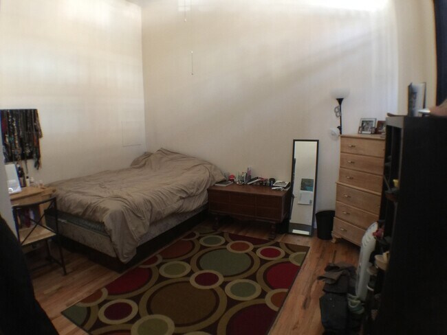 Building Photo - BUCKTOWN APARTMENT- FORMER CORNER TAVERN