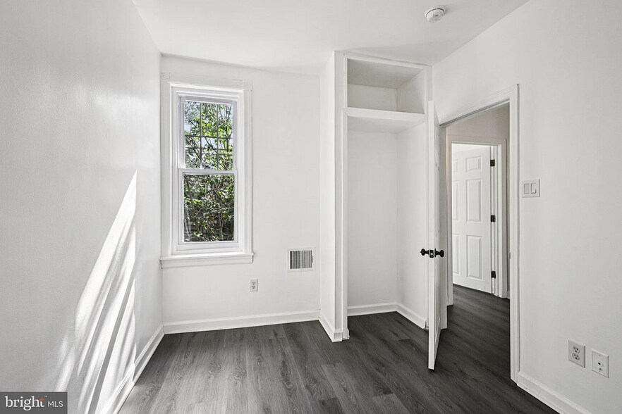 Building Photo - 1417 S 28th St