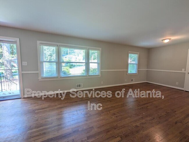 Building Photo - 1061 Homewood Ct