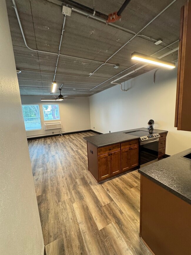 Building Photo - 217 S Badger Ave