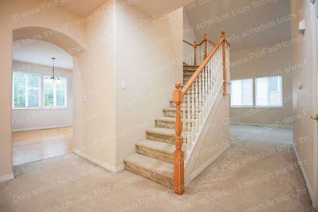 Building Photo - 16107 SE Bybee Ct