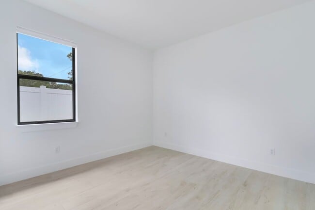 Building Photo - 17780 Thelma Ave