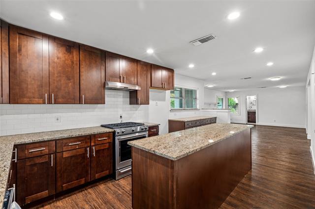 Building Photo - 6207 Royal Ln