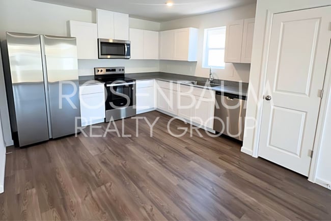 Building Photo - Brand-New Single-Story Home in Mountain Vi...