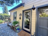 Building Photo - Charming Studio in Petaluma