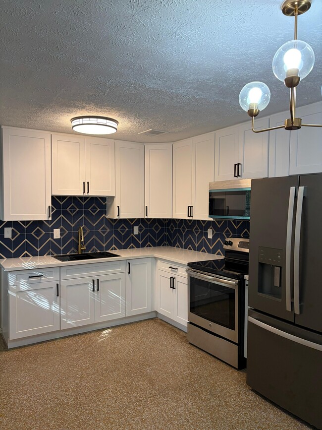 Building Photo - 6450 San Juan Ave