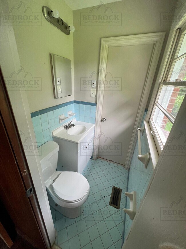 Building Photo - 2706 Norton Ave NW