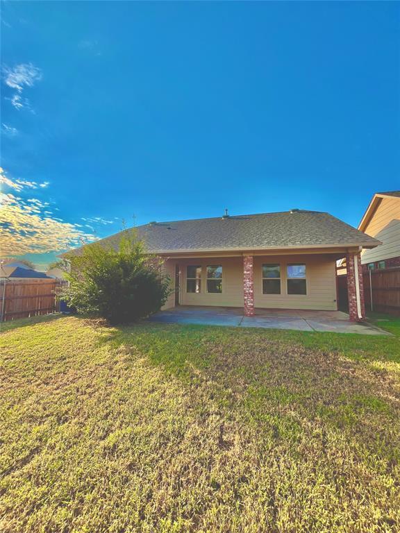 Building Photo - 2821 Edgemere Dr