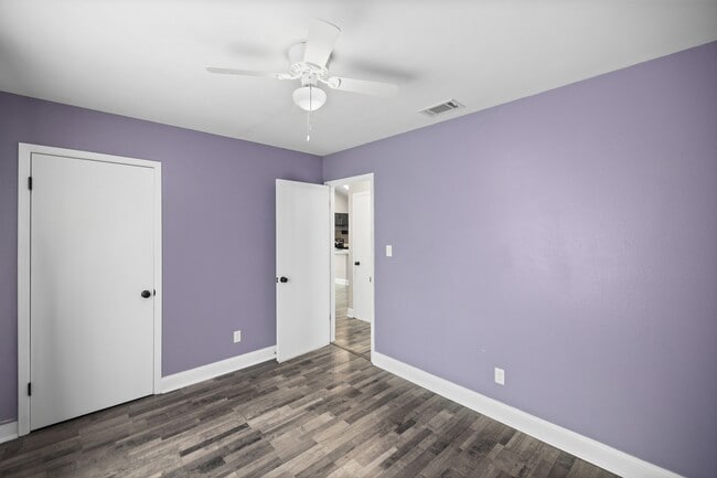 Building Photo - 3045 Yorktown Cir