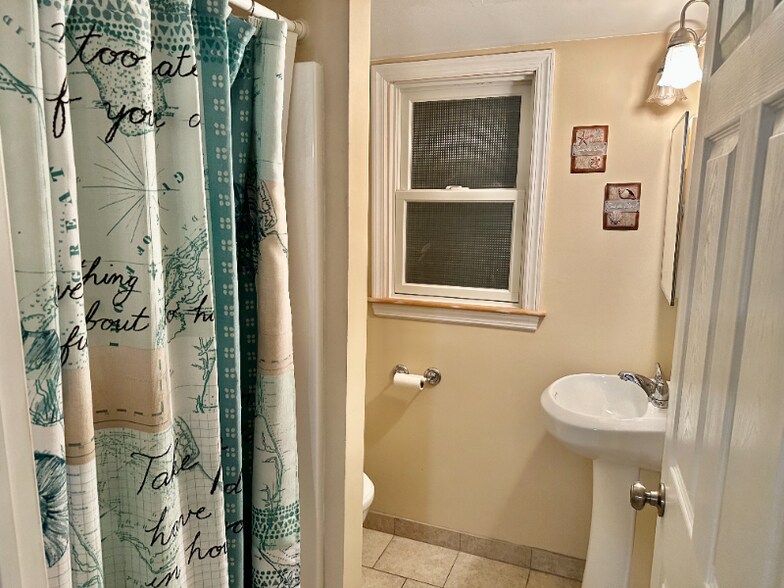 Building Photo - 61 Fielder Ave