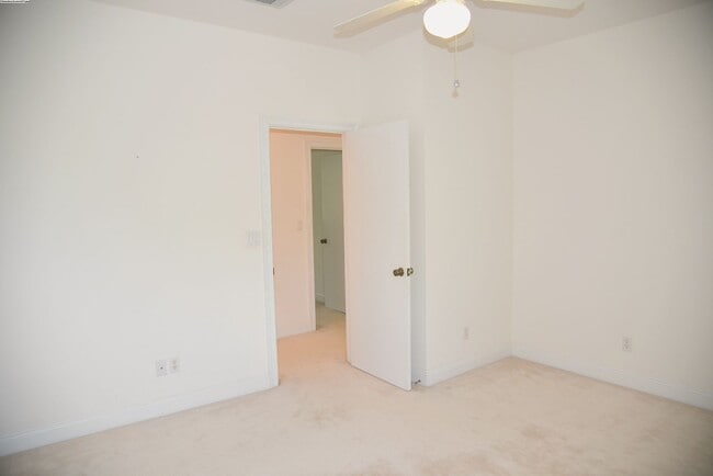Building Photo - Executive Lakeview Home in Gated Windward Community!