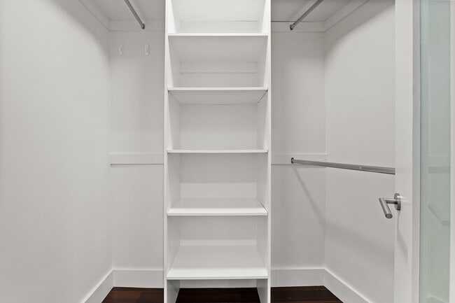 Building Photo - 2-Bedroom Condo in Westwood – Available Now!