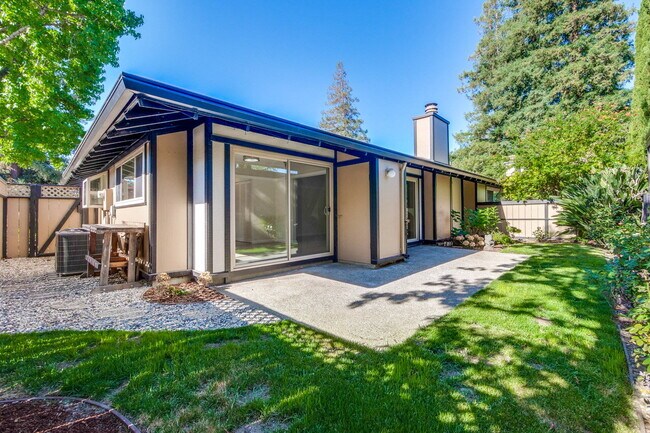 Building Photo - Single Story Townhome in Cherry Chase Neighborhood of Sunnyvale!