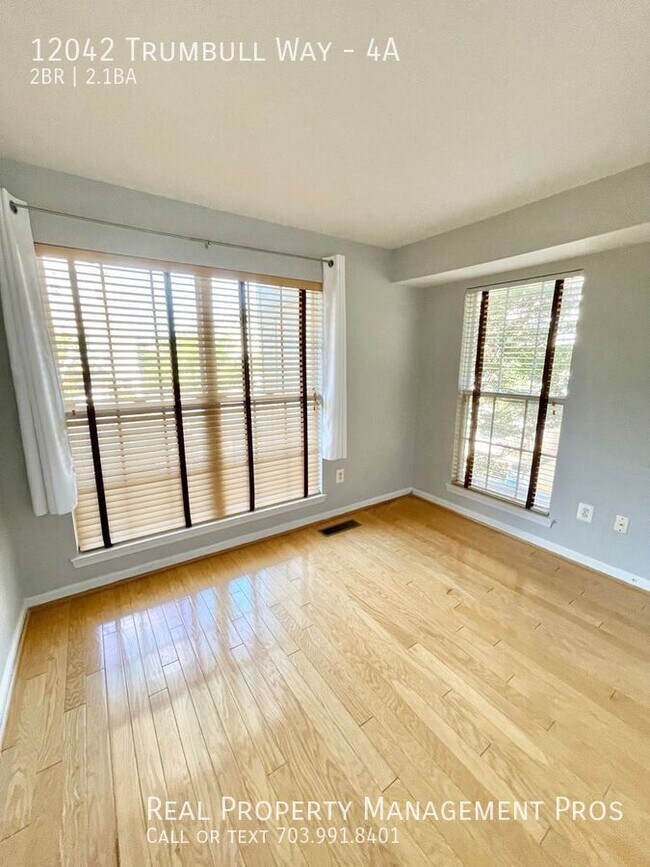 Building Photo - 12042 Trumbull Way