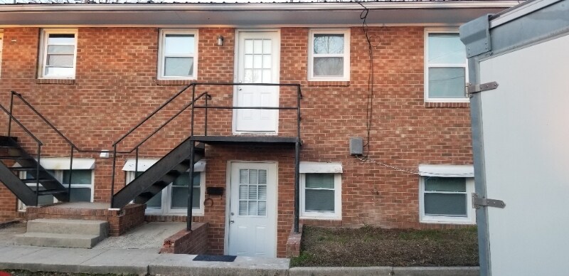 Building Photo - 301 Culbreth Ave