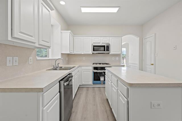 Building Photo - 3805 Wellington Dr