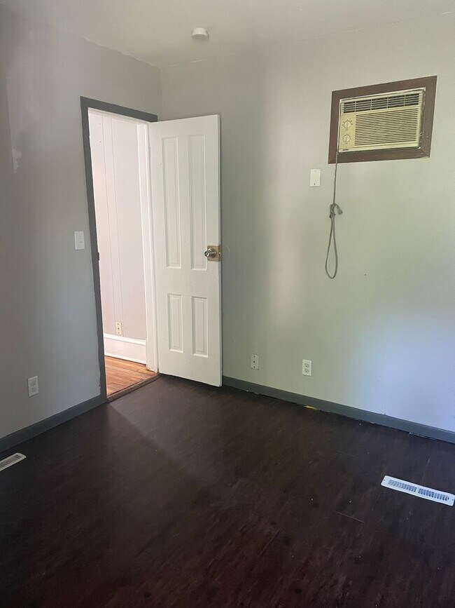 Building Photo - 2219 5th Ave S