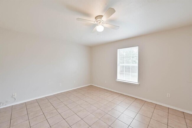 Building Photo - 510 Kings Way Dr