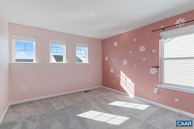 Building Photo - 407 Meadows Dr