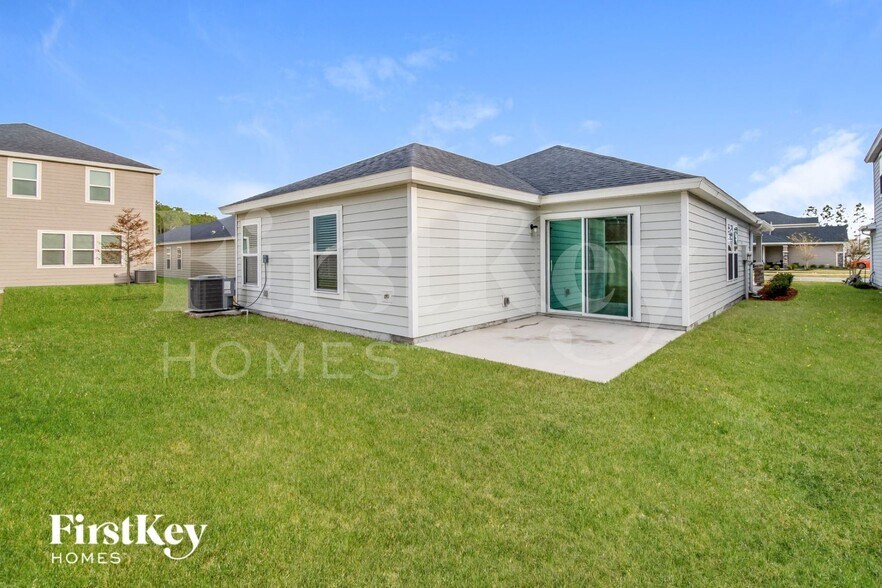 Building Photo - 9745 Bridgeway Ave