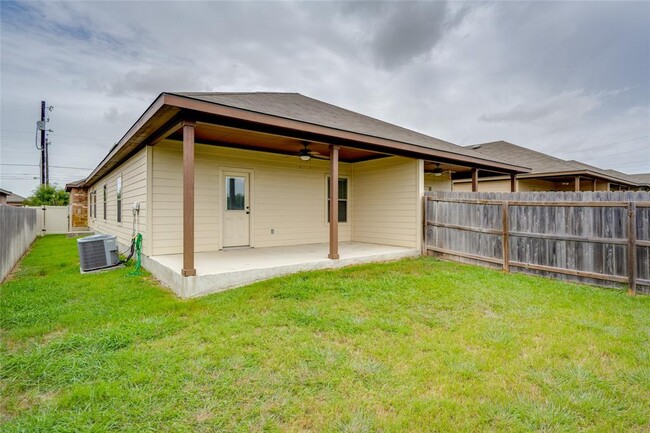 Building Photo - 2545 Pahmeyer Rd