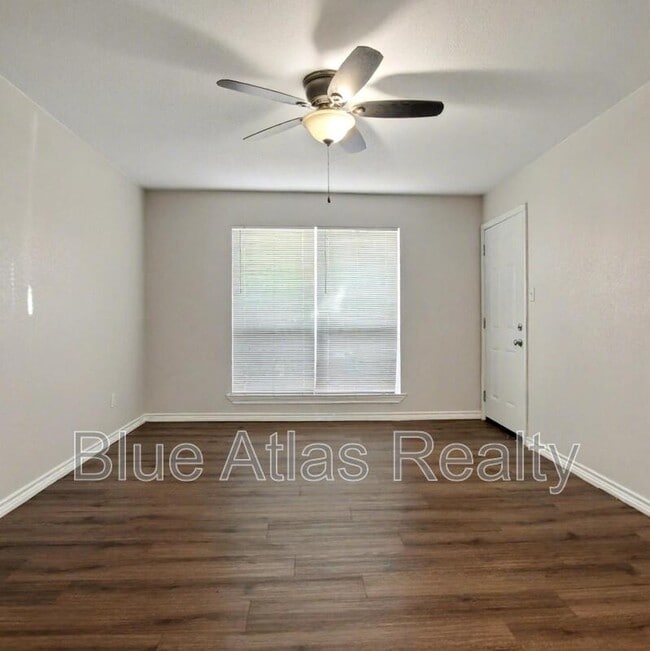 Building Photo - 225 Bryan St