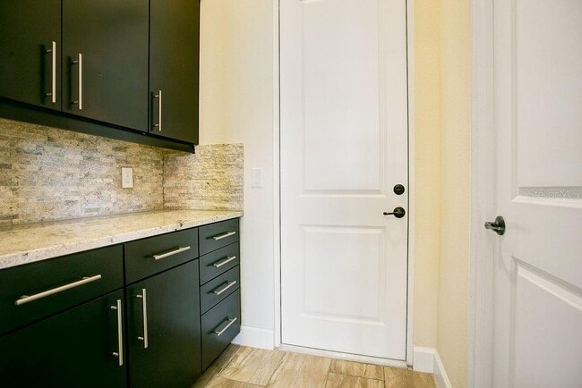 Building Photo - 8455 Via Vittoria Way