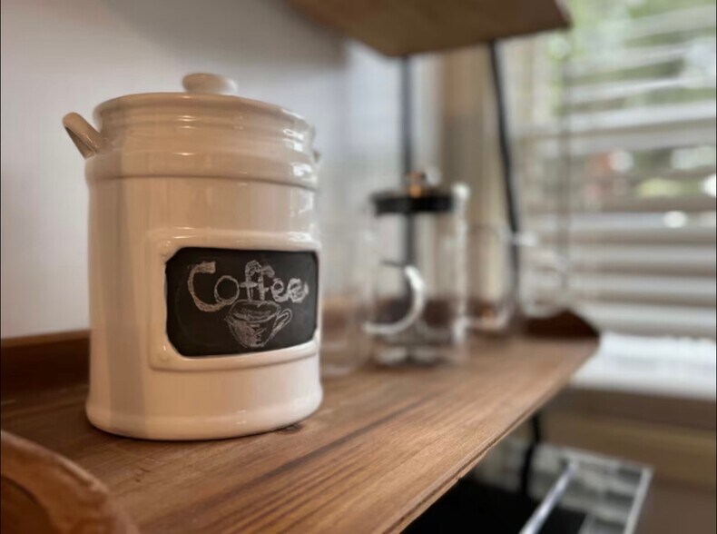 Building Photo - 1515 W Concho Ave