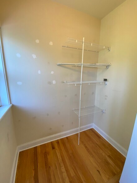 Closets with built in organizers - 4056 N Harding Ave