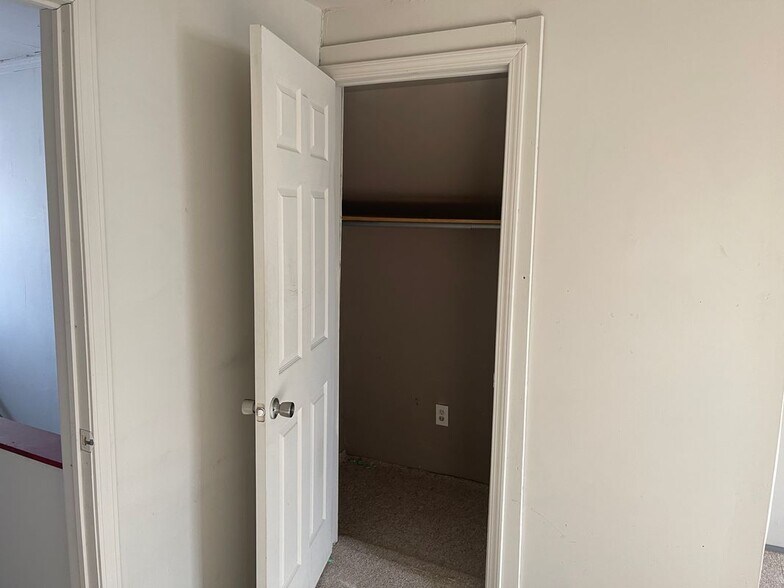 Building Photo - 4331 6th St